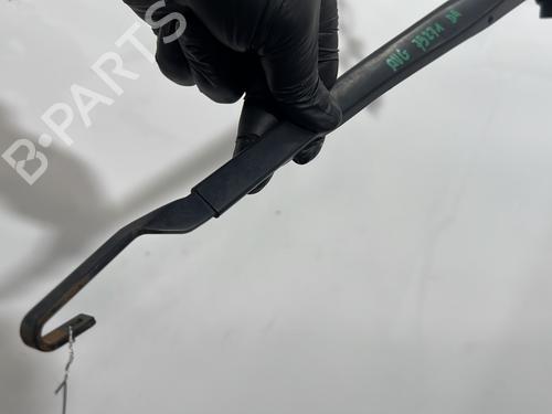 front-windshield-wiper-arm-toyota-auris-_e18_-2012-2013-2014-2015-2016-2017-2018-2019-32766539 main image