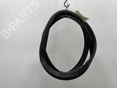 Used Rubber door seal CITROËN XSARA (N1) 1.4 i (75 hp) 27294324