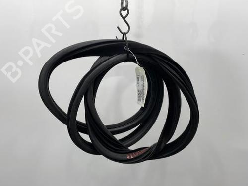 Used Rubber door seal PEUGEOT 407 (6D_) 2.0 HDi 135 (6DRHRH, 6DRHRE, 6DRHRG, 6DRHRJ) (136 hp) 20387101