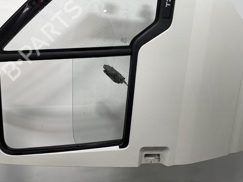 Used Right front door Right front door FORD TRANSIT Bus (FD_ _, FB_ _, FS_ _, FZ_ _, FC_ _) [2000-2006] 33687870 33687870