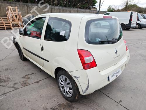 Brugte RENAULT TWINGO II (CN0_) 1.5 dCi 75 4685230