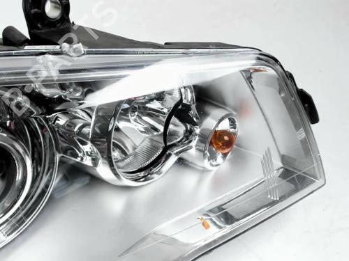 Right headlight LANCIA VOYAGER MPV (404_) 2.8 CRD (RT, 53) | BP31817530C29 