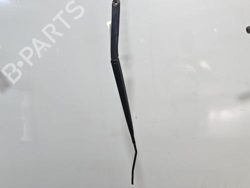front-windshield-wiper-arm-renault-clio-iv-bh_-2012-2013-2014-2015-2016-2017-2018-2019-2020-2021-39486496 main image