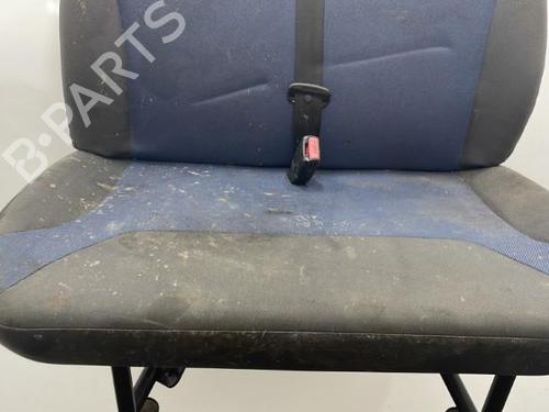 Used Right front seat RENAULT TRAFIC II Van (FL) 2.0 dCi 90 (FL0H) (90 hp) 21207580