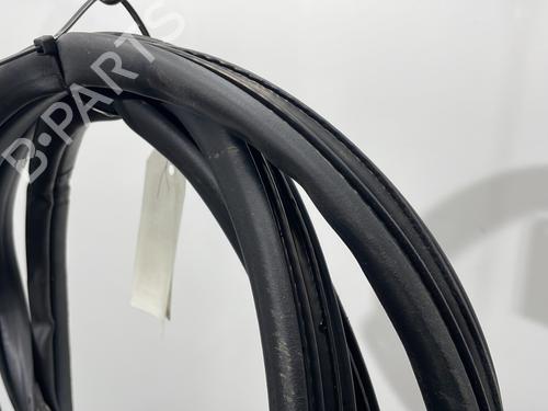 rubber-door-seal-toyota-corolla-_e12_-2001-2002-2003-2004-2005-2006-2007-2008-31932298 main image