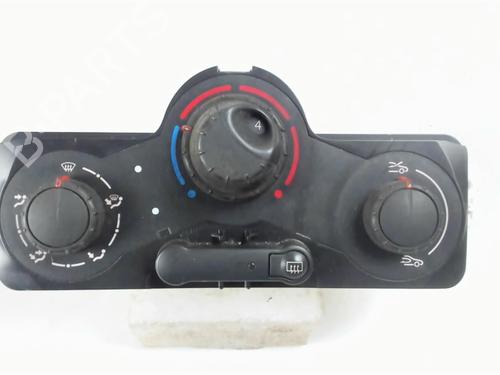 Used Climate control RENAULT CLIO III (BR0/1, CR0/1) 1.5 dCi (BR17, CR17) (86 hp) 31159440