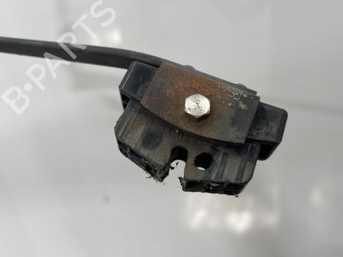 Used Front windshield wiper arm Front windshield wiper arm RENAULT MASTER I Van (T__) 28-35 2,5 D (75 hp) 27934268 27934268