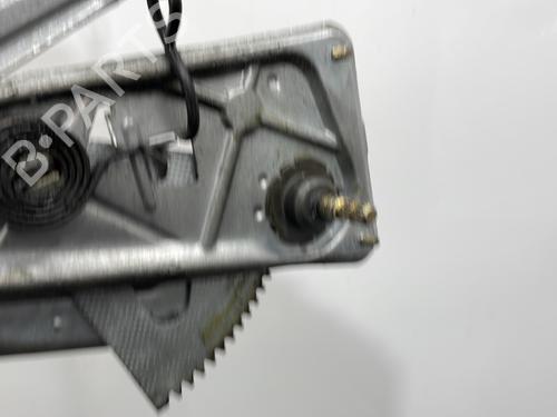 Used Front right window mechanism Front right window mechanism RENAULT TWINGO I (C06_) 1.2 (C066, C068) (58 hp) 30628721 30628721