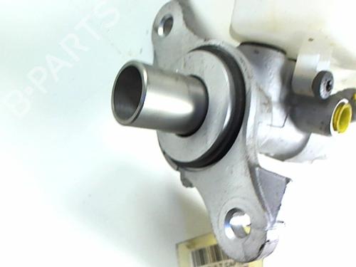 Used Brake master cylinder Brake master cylinder RENAULT CAPTUR I (J5_, H5_) 1.5 dCi 90 (J5N4, J5M5, J5MW, J5M6, J5AL, J5AJ) (90 hp) 20426281 20426281