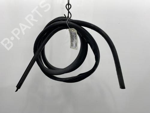 Used Rubber door seal RENAULT TWINGO III (BCM_, BCA_) 1.0 SCe 65 (BCMJ) (65 hp) 20394945