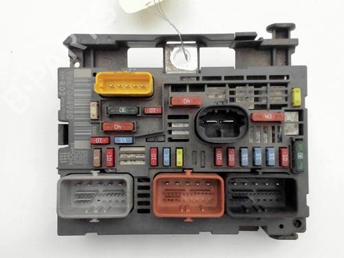 Caja reles / fusibles CITROËN C5 III Break (RW_) 2.0 HDi (136 hp) 30547419