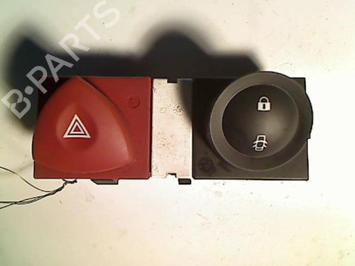 Bouton de warning RENAULT MEGANE II (BM0/1_, CM0/1_) 1.5 dCi (BM1E, CM1E) (106 hp) 21230179
