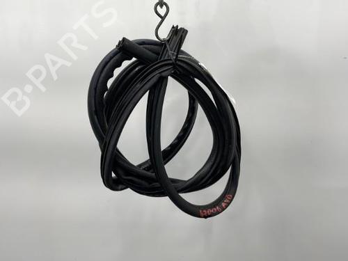 Used Rubber door seal VOLVO 440 (445) 1.9 Turbo-Diesel (90 hp) 20439117