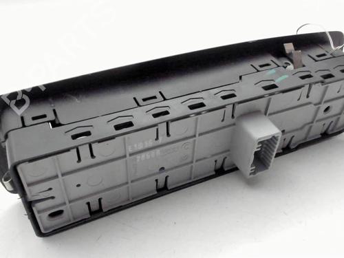 Left front window switch RENAULT MEGANE III Hatchback (BZ0/1_, B3_) 1.9 dCi (BZ0N, BZ0J) | BP39575861I27 - Image 3