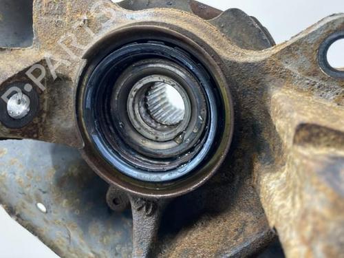 Used Right front steering knuckle Right front steering knuckle TOYOTA STARLET (_P9_) 1.3 (EP91_, EP91R) (75 hp) 21207586 21207586