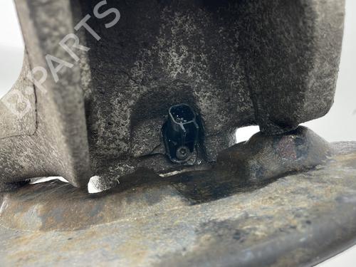 Right front steering knuckle VOLVO V40 Hatchback (525) D3 | BP29438002M26 