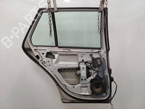 Used Left rear door Left rear door 22104237 22104237