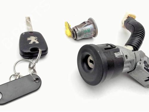 Used Ignition barrel Ignition barrel PEUGEOT 107 (PM_, PN_) 1.0 (68 hp) 35892555 35892555