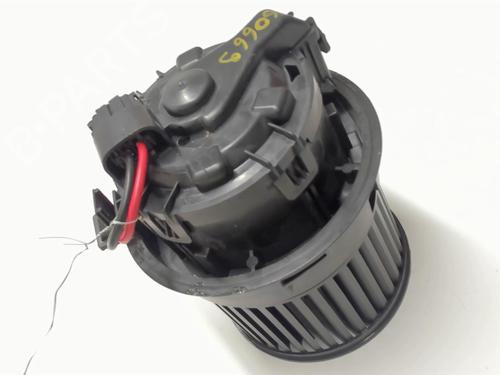 Used Heater blower motor Heater blower motor CITROËN C3 III (SX) 1.2 PureTech 82 (83 hp) 20398084 20398084