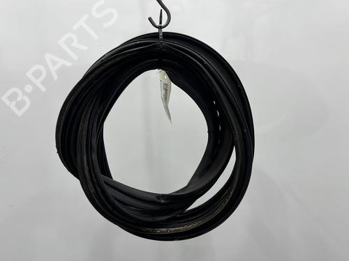 Used Rubber door seal TOYOTA YARIS (_P9_) 1.4 D-4D (NLP90_, NLP90R) (90 hp) 27640678