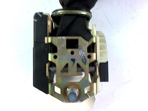 Used Rear right seatbelt Rear right seatbelt MERCEDES-BENZ C-CLASS (W203) C 270 CDI (203.016) (170 hp) 20411465 20411465