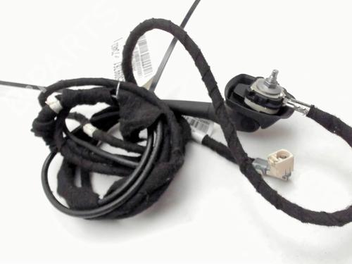 Base antenna Base antenna DACIA SANDERO II 1.0 SCe 75 (B8JC, B8JD, B8NC) (73 hp) 35938362 35938362