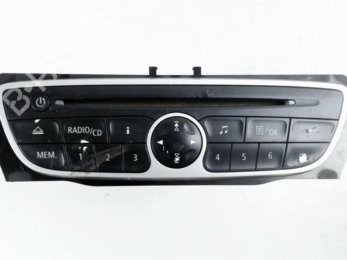 radio-renault-megane-iii-hatchback-bz01_-b3_-2008-32138724 main image