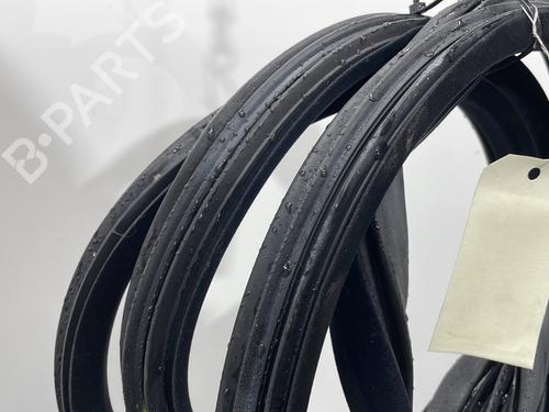 Rubber door seal PEUGEOT 407 SW (6E_, 6D_) 1.6 HDi 110 | BP29922075C142