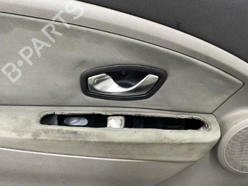Used Left front door RENAULT MEGANE III Hatchback (BZ0/1_, B3_) 1.5 dCi (BZ09, BZ0D, BZ1W, BZ29, BZ14) (110 hp) 20387435