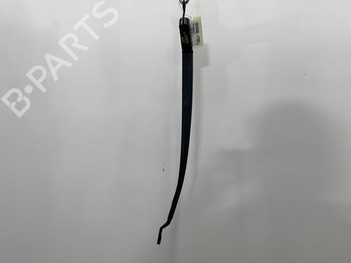 Used Front windshield wiper arm TOYOTA VERSO (_R2_) 2.0 D-4D (AUR20_, AUR20R) (126 hp) 27590176