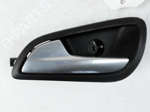 Venstre foran invendig håndtak Venstre foran invendig håndtak FORD FOCUS III Saloon [2010-2020] 35892541 35892541
