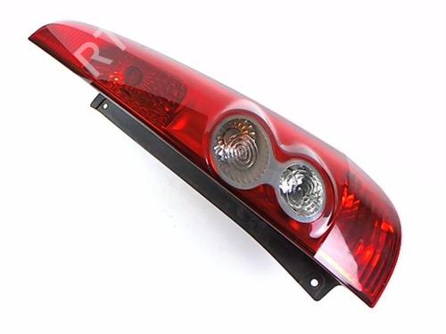 Used Right taillight FORD FIESTA V (JH_, JD_) 1.6 16V (100 hp) 20413864