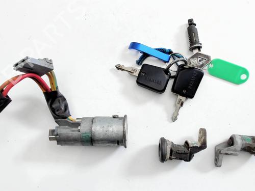 Clé de contact RENAULT ESPACE II (J/S63_) 2.1 TD (J633, J634, J/S635, J/S63D) (88 hp) 31871440