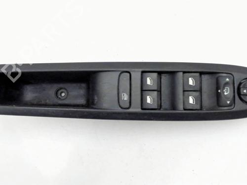 Used Left front window switch Left front window switch CITROËN C4 II (NC_) 1.6 HDi 115 (114 hp) 33131111 33131111