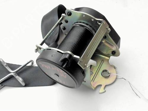 rear-center-seatbelt-dacia-sandero-ii-2012-28498710 main image