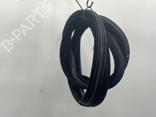 Used Rubber door seal PEUGEOT 407 SW (6E_, 6D_) 2.0 HDi 135 (136 hp) 20610134
