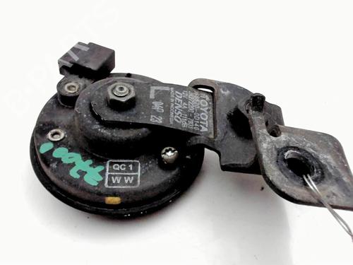 Used Horn Horn TOYOTA YARIS (_P13_) 1.5 Hybrid (NHP130_, NHP130) (101 hp) 27409367 27409367
