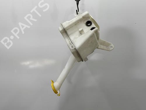 Used Windscreen washer tank TOYOTA YARIS (_P13_) 1.5 Hybrid (NHP130_, NHP130) (101 hp) 27366361