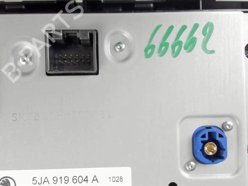 Used Radio SKODA RAPID (NH3, NK3, NK6) 1.4 TDI (90 hp) 21236424
