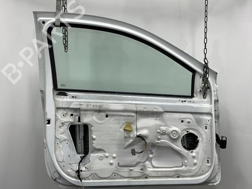 Used Left front door RENAULT CLIO III (BR0/1, CR0/1) 1.5 dCi (C/BR0G, C/BR1G) (68 hp) 20445833