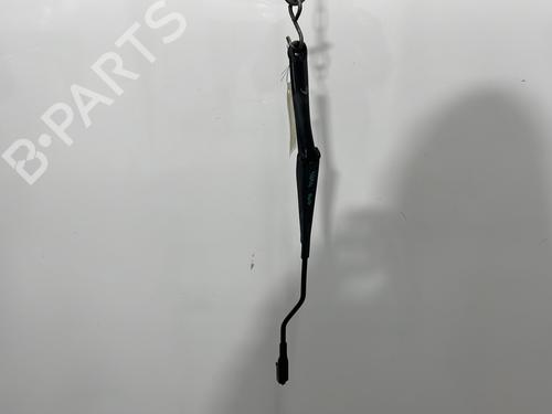 Used Front windshield wiper arm FIAT LINEA (323_, 110_) 1.3 D Multijet (323AXB11, 323AXB1A) (90 hp) 30941358