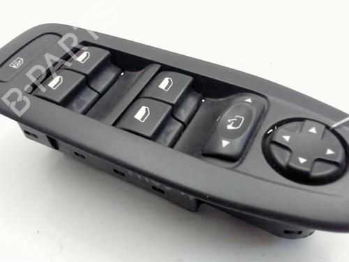 Used Left front window switch Left front window switch PEUGEOT 208 I (CA_, CC_) 1.2 THP 110 (110 hp) 30795106 30795106