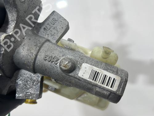 Used Brake master cylinder Brake master cylinder BMW 5 Touring (E39) 520 d (136 hp) 33131363 33131363