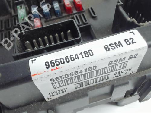 Used Fuse box Fuse box PEUGEOT 307 Break (3E) 2.0 HDI 90 (90 hp) 20449938 20449938