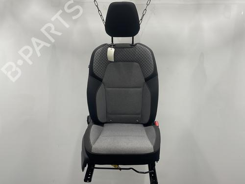 right-front-seat-renault-clio-v-b7_-2019-32787139 main image