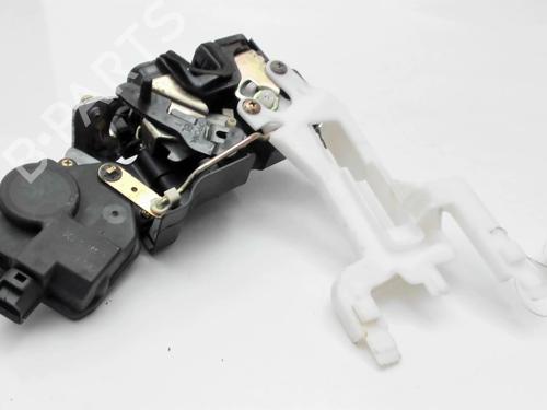 Rear left lock HYUNDAI SANTA FÉ I (SM) 2.0 CRDi 4x4 | BP20441478C100 