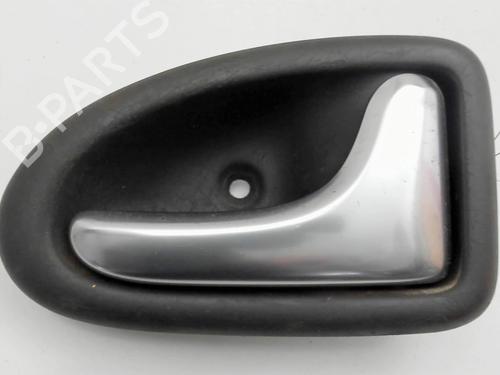 Puxador interior trás direito RENAULT SCÉNIC I MPV (JA0/1_, FA0_) 1.9 dCi (JA05, JA1F) (102 hp) 29513992