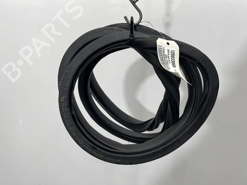 gummiliste-seat-leon-5f1-2012-2013-2014-2015-2016-2017-2018-2019-2020-2021-32220158 main image