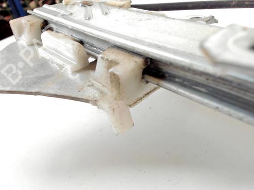 Rudehejsemekanisme ventre foran SUZUKI WAGON R+ Hatchback (EM) 1.0 (RC410, SR410, SR412) | BP20425503C22