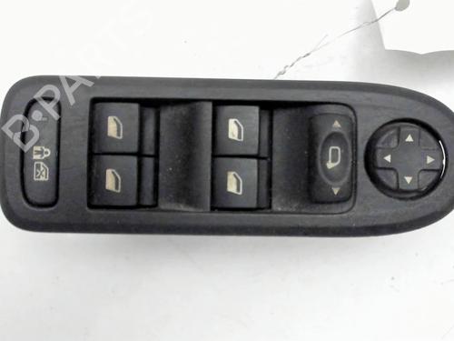 Used Left front window switch Left front window switch PEUGEOT 308 I (4A_, 4C_) 1.6 HDi (109 hp) 33894697 33894697